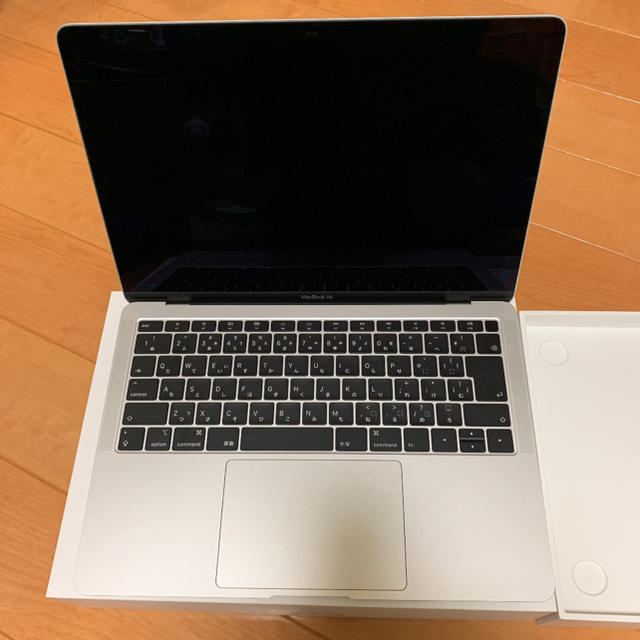 Apple(アップル)のMacBook Air 正規品 ほぼ新品 スマホ/家電/カメラのPC/タブレット(ノートPC)の商品写真
