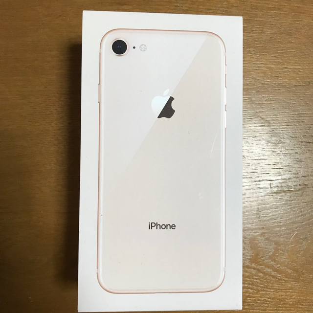 iPhone(アイフォーン)のiPhone8 256GB au スマホ/家電/カメラのスマートフォン/携帯電話(スマートフォン本体)の商品写真