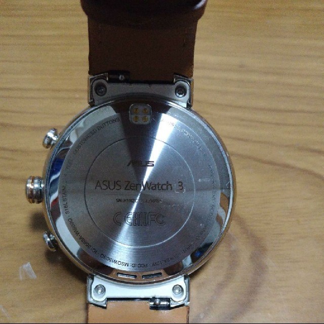 ASUS(エイスース)の【最終値下げ】ASUS zenwatch3 スマートウォッチ 美品 メンズの時計(腕時計(デジタル))の商品写真