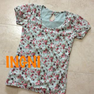 イング(INGNI)のINGNI＊花柄Ｔシャツ(Tシャツ(半袖/袖なし))