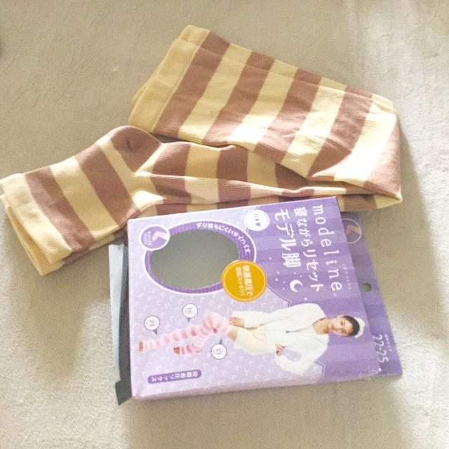 未使用 山本美月パッケージ着圧ソックス コスメ/美容のボディケア(フットケア)の商品写真