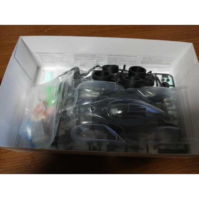 ミニ四駆トヨタカズーレーシング　TS050 HYBRID エンタメ/ホビーのおもちゃ/ぬいぐるみ(模型/プラモデル)の商品写真