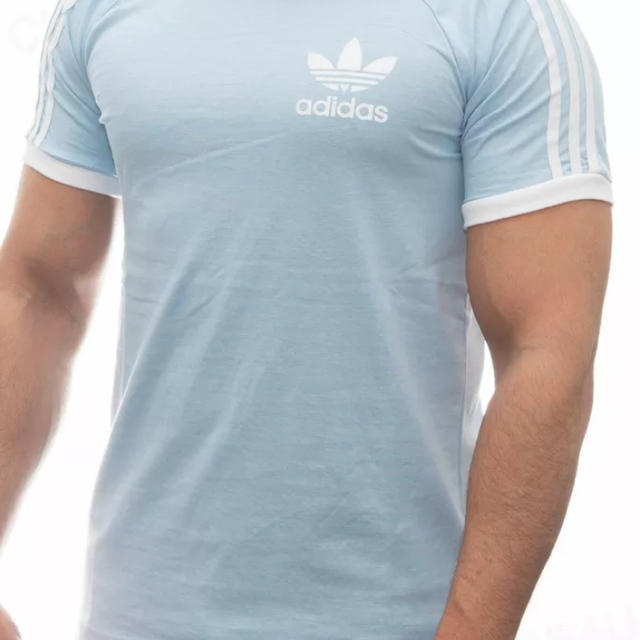 adidas(アディダス)のぽり様専用adidas Tシャツ 水色 Lサイズ メンズのトップス(Tシャツ/カットソー(半袖/袖なし))の商品写真