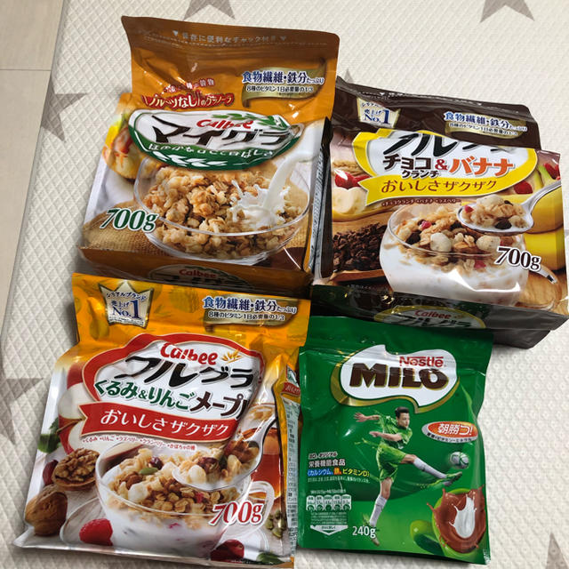 カルビー(カルビー)のフルグラ 食品/飲料/酒の食品(その他)の商品写真