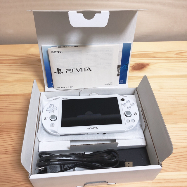 PlayStation Vita PCH-2000ゲームソフト/ゲーム機本体