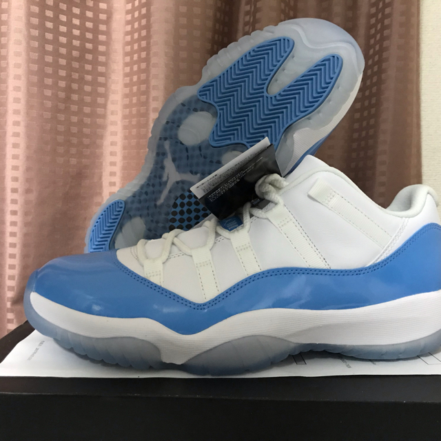 NIKE(ナイキ)のNIKE AIR JORDAN 11 LOW RETRO メンズの靴/シューズ(スニーカー)の商品写真