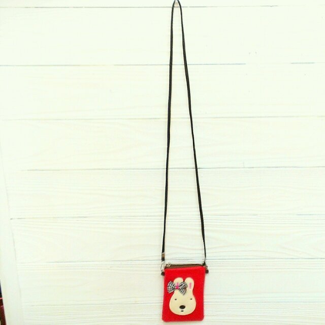 首から下げる赤いうさぎのポーチ の通販 By アカカンガルー S Shop ラクマ