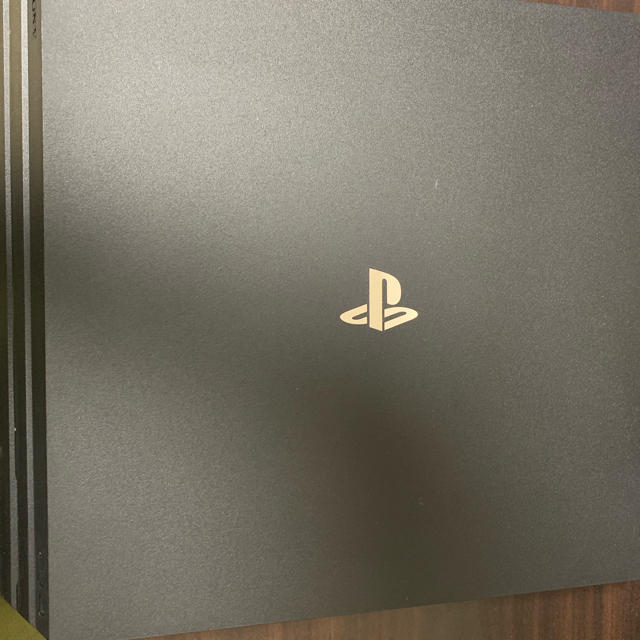 PlayStation4(プレイステーション4)のps4 pro エンタメ/ホビーのゲームソフト/ゲーム機本体(家庭用ゲーム機本体)の商品写真