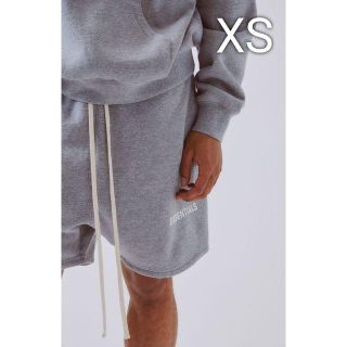 フィアオブゴッド(FEAR OF GOD)の希少XSサイズ FOG ESSENTIALS sweat shorts グレー(ショートパンツ)