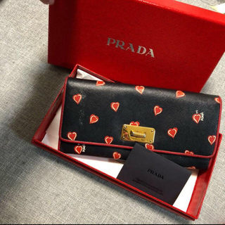 プラダ(PRADA)のバレンタイン 限定 財布(財布)
