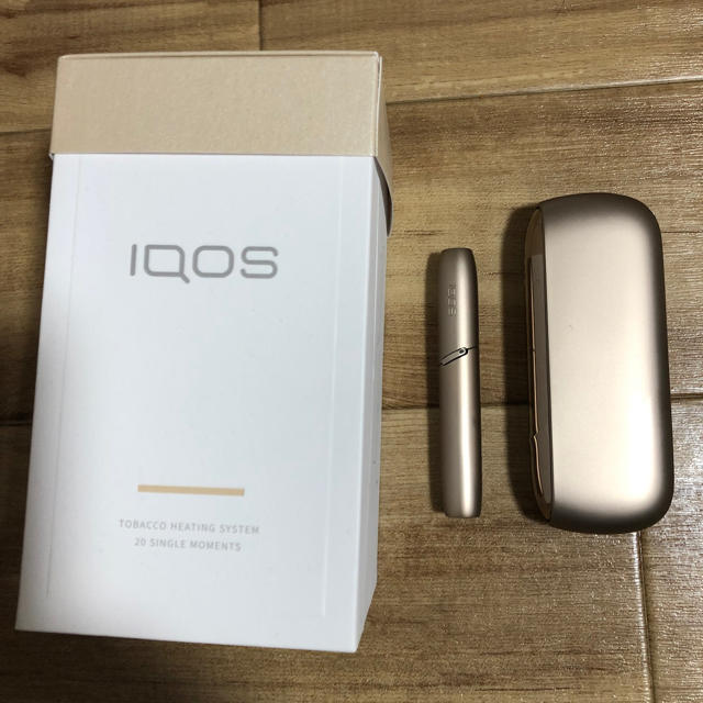 IQOS - iQOS3 ゴールド カートリッジ付 クリーニング済の通販 by あや店｜アイコスならラクマ