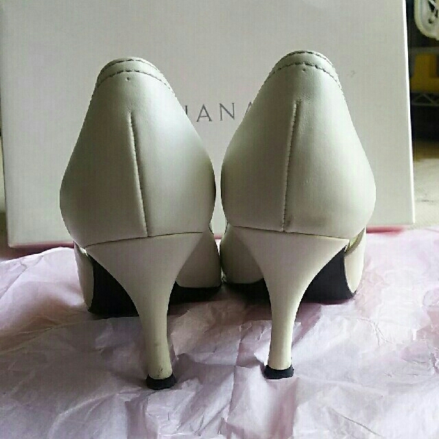 DIANA(ダイアナ)の【専用】DIANA 白りぼんパンプス レディースの靴/シューズ(ハイヒール/パンプス)の商品写真