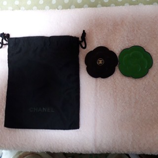 シャネル(CHANEL)のCHANEL小巾着袋&カメリア型ステッカー(ノベルティグッズ)