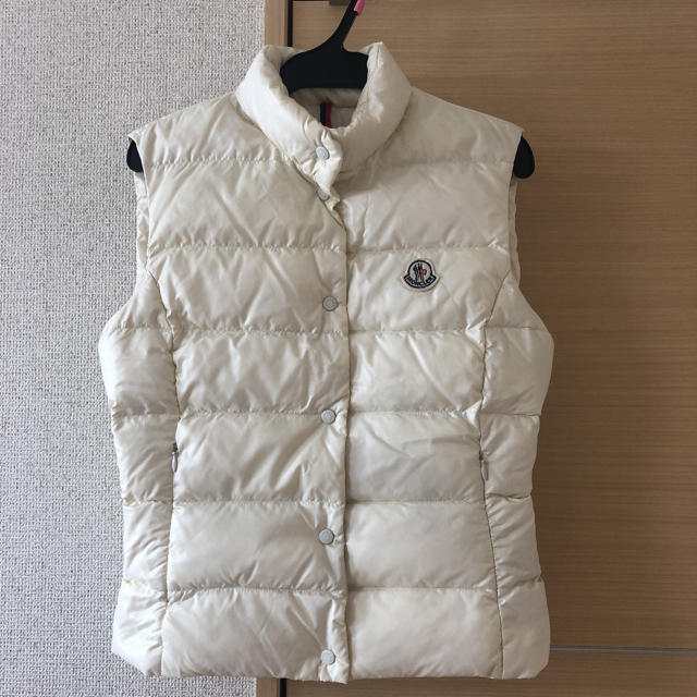 MONCLER(モンクレール)の♡もも様専用♡モンクレール ダウンベスト レディースのジャケット/アウター(ダウンベスト)の商品写真