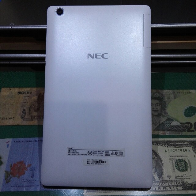 PC-TE508BAW Android 8インチタブレット 1
