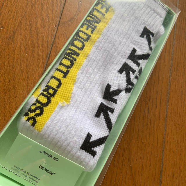 OFF-WHITE(オフホワイト)のoff-white ソックス ファイヤテープ 白 メンズのレッグウェア(ソックス)の商品写真