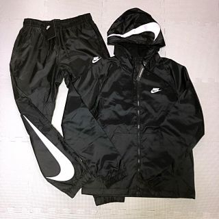 ナイキ(NIKE)のNike Swoosh ナイロンジャケットパーカー・パンツ Sサイズ【送料込み】(ナイロンジャケット)