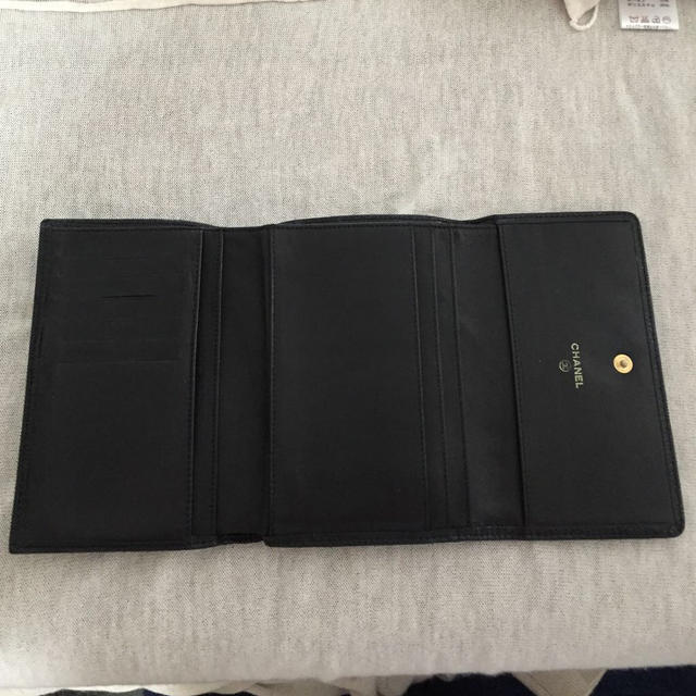 CHANEL(シャネル)のシャネル三つ折り財布キャビアスキン レディースのファッション小物(財布)の商品写真
