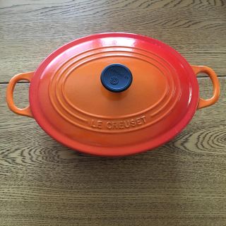 ルクルーゼ(LE CREUSET)のル・クルーゼ ココットオーバル 25cm オレンジ(鍋/フライパン)