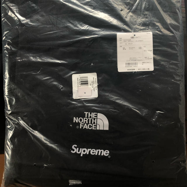 Supreme(シュプリーム)のSupreme×TNF　Fleece Blanket  インテリア/住まい/日用品の寝具(毛布)の商品写真