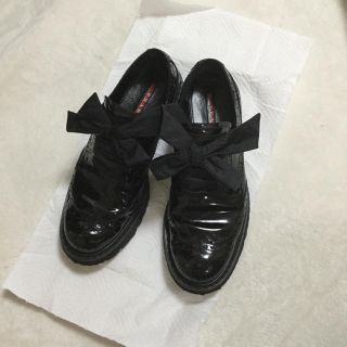 プラダ(PRADA)のプラダ リボン ローファー 37ハーフ(ローファー/革靴)