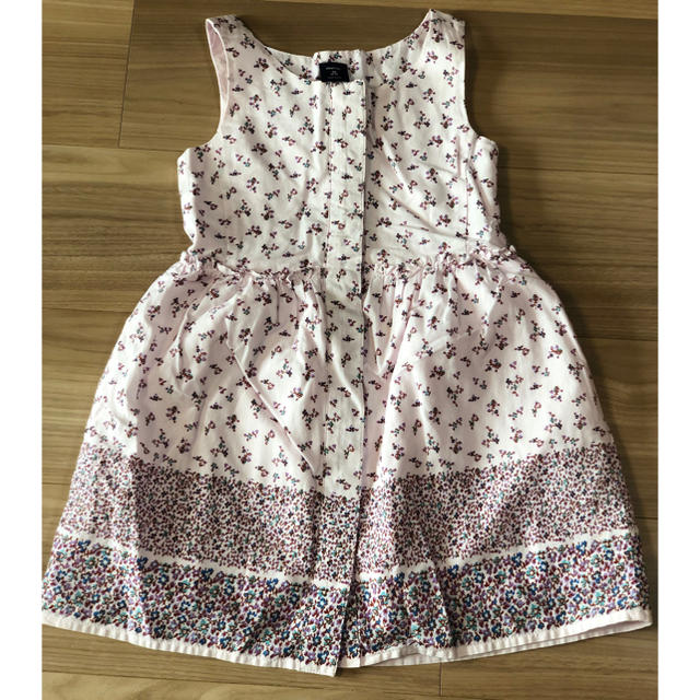 GAP Kids(ギャップキッズ)のジーナ様専用美品！ギャップキッズ可憐なピンクの花柄ワンピース4-5歳用 キッズ/ベビー/マタニティのキッズ服女の子用(90cm~)(ワンピース)の商品写真