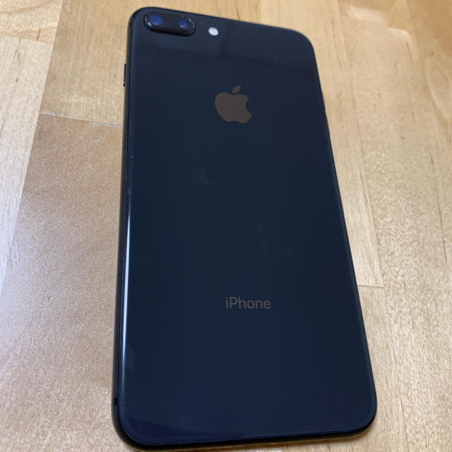 iPhone(アイフォーン)の専用 iPhone8 Plus 64GB スマホ/家電/カメラのスマートフォン/携帯電話(スマートフォン本体)の商品写真