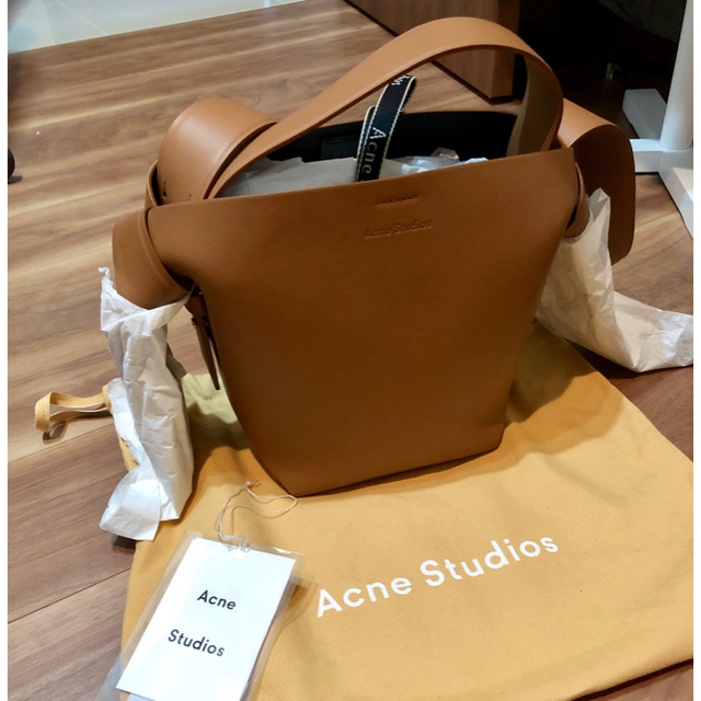 Acne studios Musubi バッグ スモール アクネ レディースのバッグ(トートバッグ)の商品写真