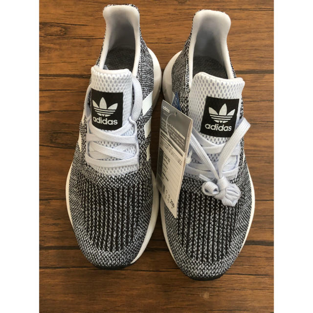 adidas SWIFTRUN レディース スニーカー 23cm