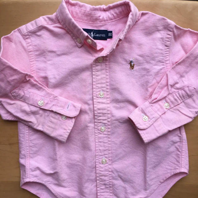 Ralph Lauren(ラルフローレン)の美品ラルフローレンのピンクシャツ 80 女の子男の子 キッズ/ベビー/マタニティのベビー服(~85cm)(シャツ/カットソー)の商品写真