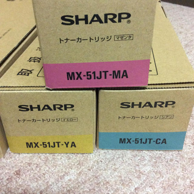 SHARP(シャープ)のシャープ トナーカートリッジ 4セット  MX-51JT  全色  インテリア/住まい/日用品のオフィス用品(OA機器)の商品写真