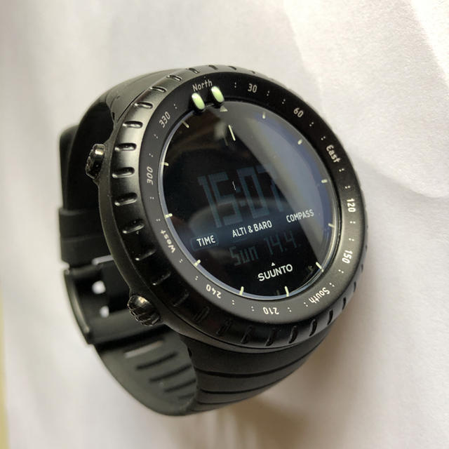 SUUNTO(スント)のスントコア オールブラック 美品 メンズの時計(腕時計(デジタル))の商品写真