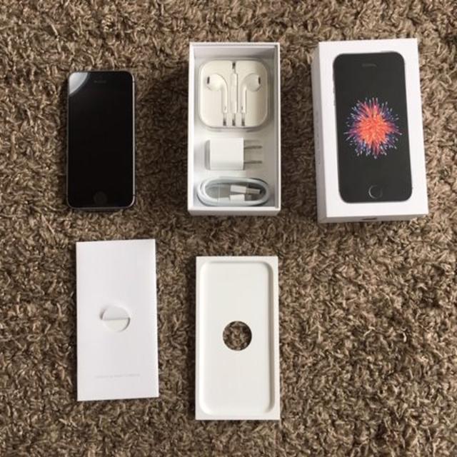 Apple - iPhone SE スペースグレー 32GB SIMフリー(まちゅさん購入済)