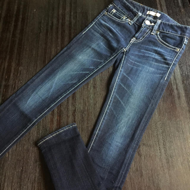 moussy(マウジー)の[美品] MOUSSY POWDER Straight Slim 23 レディースのパンツ(デニム/ジーンズ)の商品写真