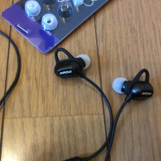 エムパワード(MPOWERD)のBluetoothイヤホン(ヘッドフォン/イヤフォン)