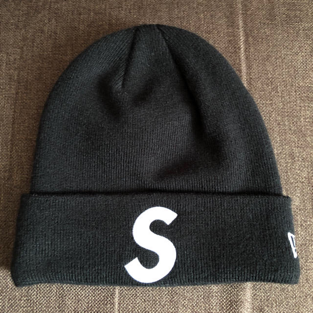 Supreme(シュプリーム)のsupreme Slogo beanie @専用 メンズの帽子(キャップ)の商品写真