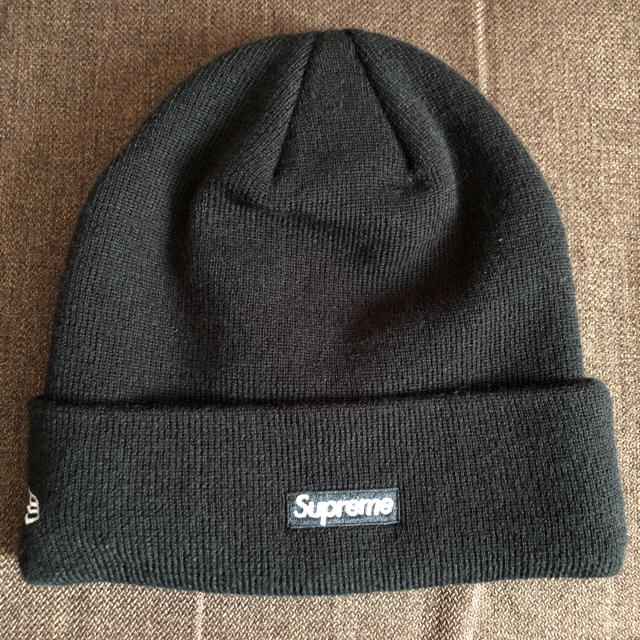 Supreme(シュプリーム)のsupreme Slogo beanie @専用 メンズの帽子(キャップ)の商品写真