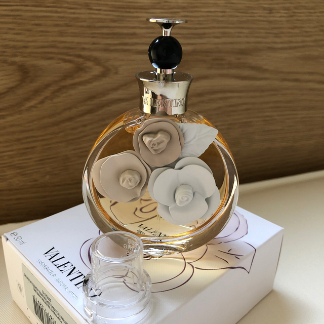 VALENTINO(ヴァレンティノ)のヴァレンティノ＊ヴァレンティナ オードパルファム 50ml コスメ/美容の香水(香水(女性用))の商品写真