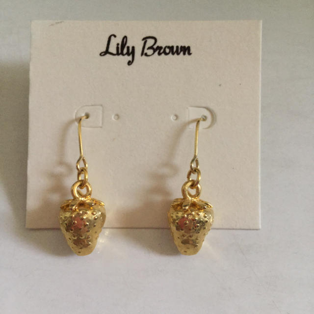 Lily Brown(リリーブラウン)のリリーブラウン ストロベリー ピアス いちご lily brown レディースのアクセサリー(ピアス)の商品写真