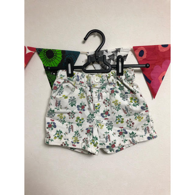 GLOBAL WORK(グローバルワーク)の花柄ショートパンツ キッズ/ベビー/マタニティのキッズ服女の子用(90cm~)(その他)の商品写真