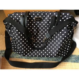 ケイトスペードニューヨーク(kate spade new york)のケイトスペード マザーズバッグ ママ ベビー ゴールド ドット 水玉 モノトーン(マザーズバッグ)