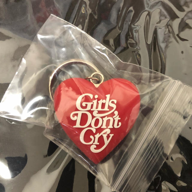 Girls Don’t Cry キーホルダー POP-UP限定 Amazon