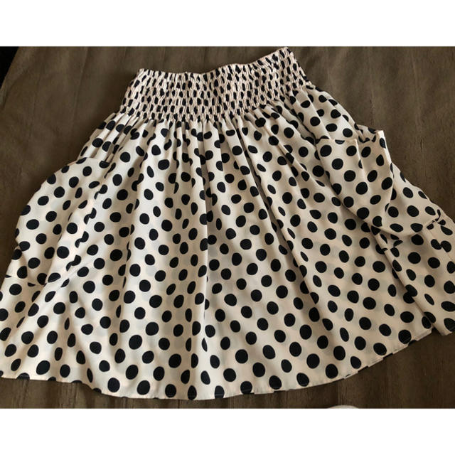 tiara(ティアラ)のティアラ ドットスカート レディースのスカート(ひざ丈スカート)の商品写真