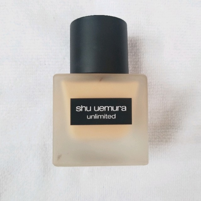 shu uemura(シュウウエムラ)のshu uemura アンリミテッドラスティングフルイド 564 コスメ/美容のベースメイク/化粧品(ファンデーション)の商品写真