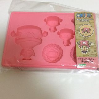 【新品】ONE PIECE チョッパー型 シリコンアイストレー(キャラクターグッズ)