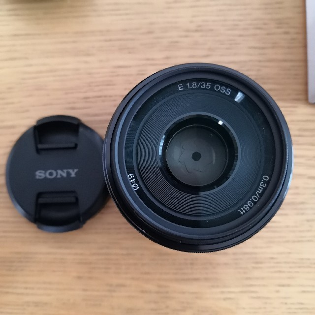 SONY(ソニー)のSONY E 35mm F1.8 OSS SEL35F18 スマホ/家電/カメラのカメラ(レンズ(単焦点))の商品写真