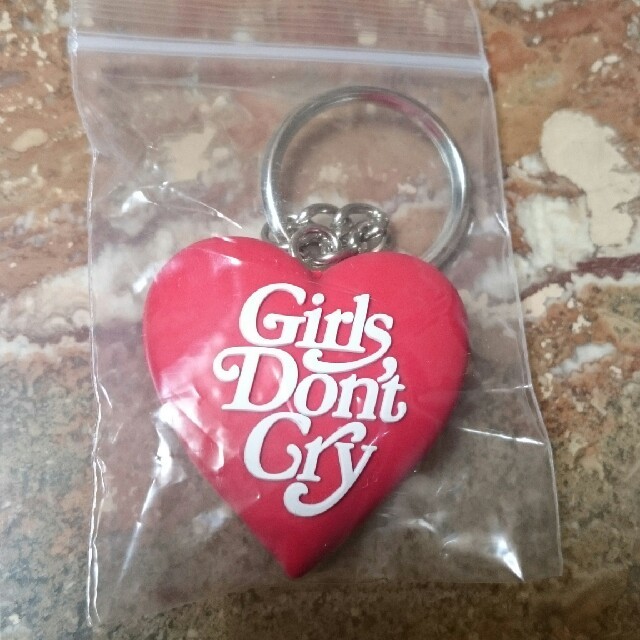 GDC(ジーディーシー)のGirls Don't Cry 原宿B-SIDE限定 ハートキーチェーン 送料込 レディースのファッション小物(キーホルダー)の商品写真