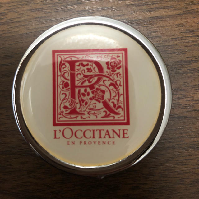 L'OCCITANE(ロクシタン)の非売品 ロクシタン ホワイトローズ ピルケース インテリア/住まい/日用品のインテリア小物(小物入れ)の商品写真