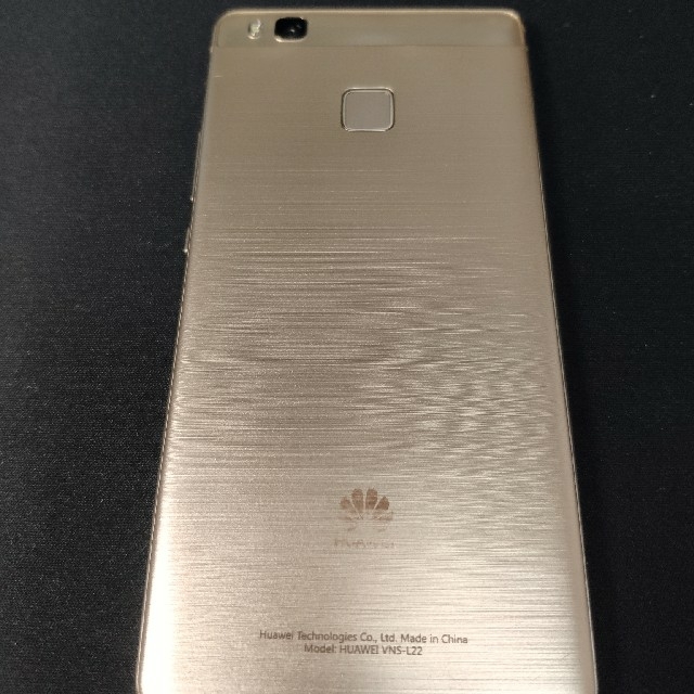 ANDROID(アンドロイド)のhuawei p9 lite ゴールド スマホ/家電/カメラのスマートフォン/携帯電話(スマートフォン本体)の商品写真