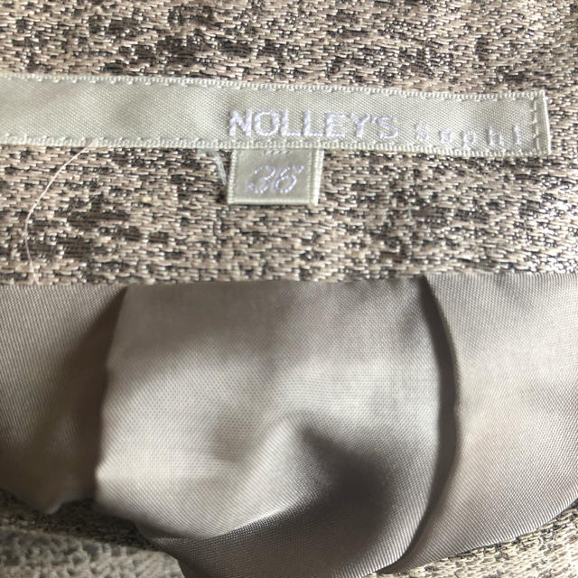 NOLLEY'S(ノーリーズ)のNOLLEY'Ｓ ひざ丈スカート シルバーグレー レディースのスカート(ひざ丈スカート)の商品写真